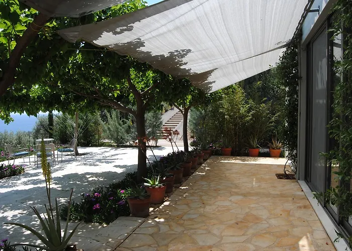 Leonidionhouses - The Ogra House